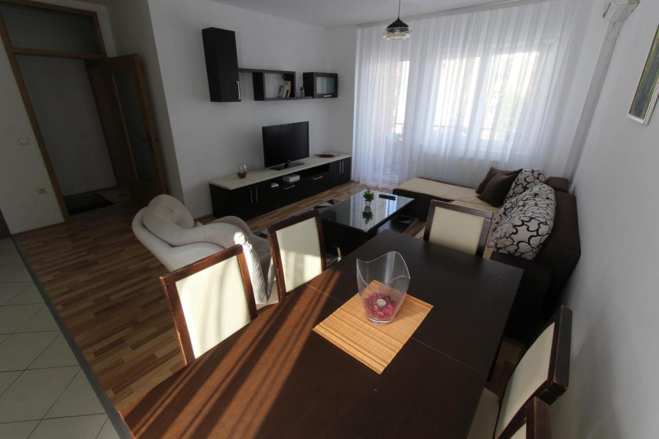 Kasumi Apartment Pristina Extérieur photo