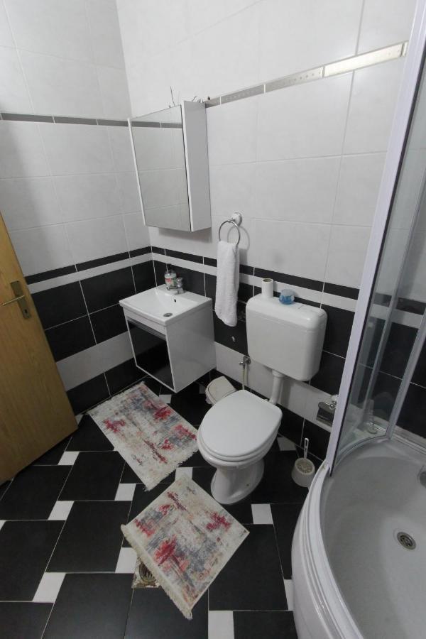 Kasumi Apartment Pristina Extérieur photo