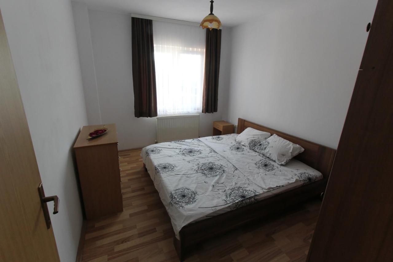 Kasumi Apartment Pristina Extérieur photo